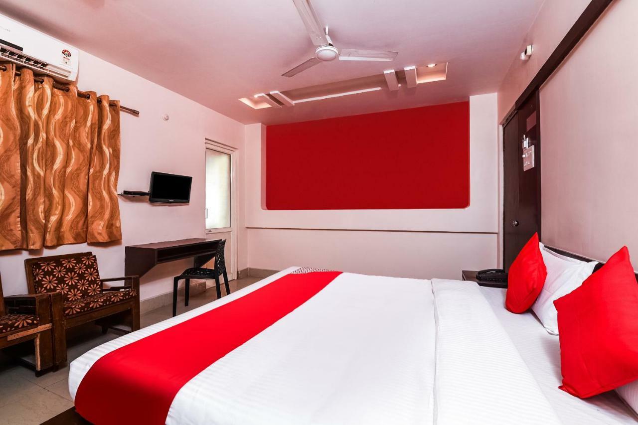Oyo 28856 Manjeera Inn Βιζαχαπατνάμ Εξωτερικό φωτογραφία