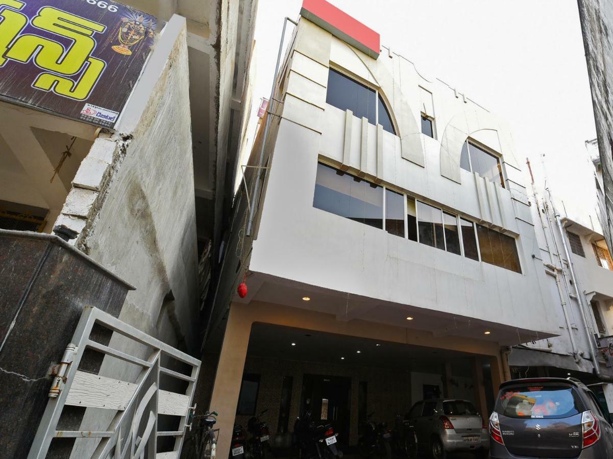Oyo 28856 Manjeera Inn Βιζαχαπατνάμ Εξωτερικό φωτογραφία